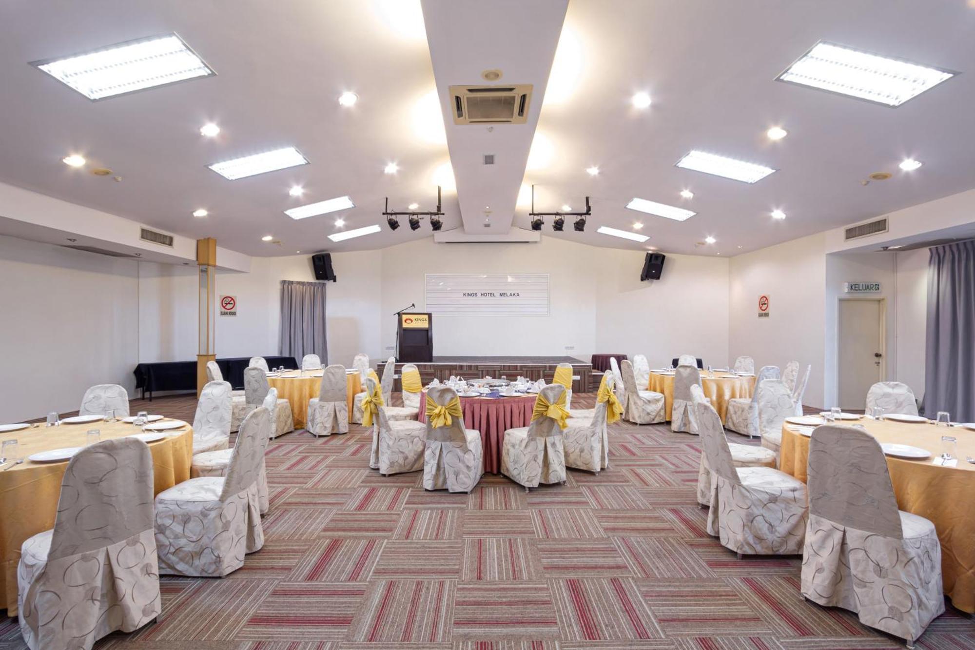 Kings Hotel Melaka Екстериор снимка