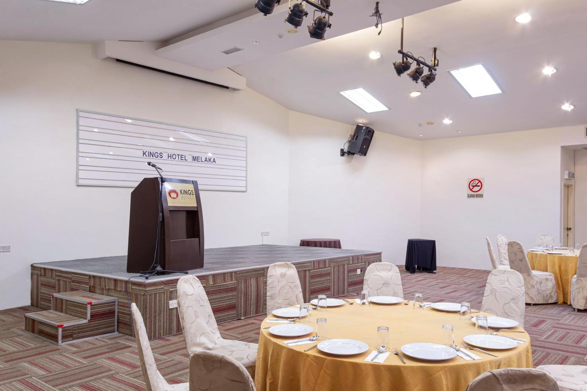 Kings Hotel Melaka Екстериор снимка