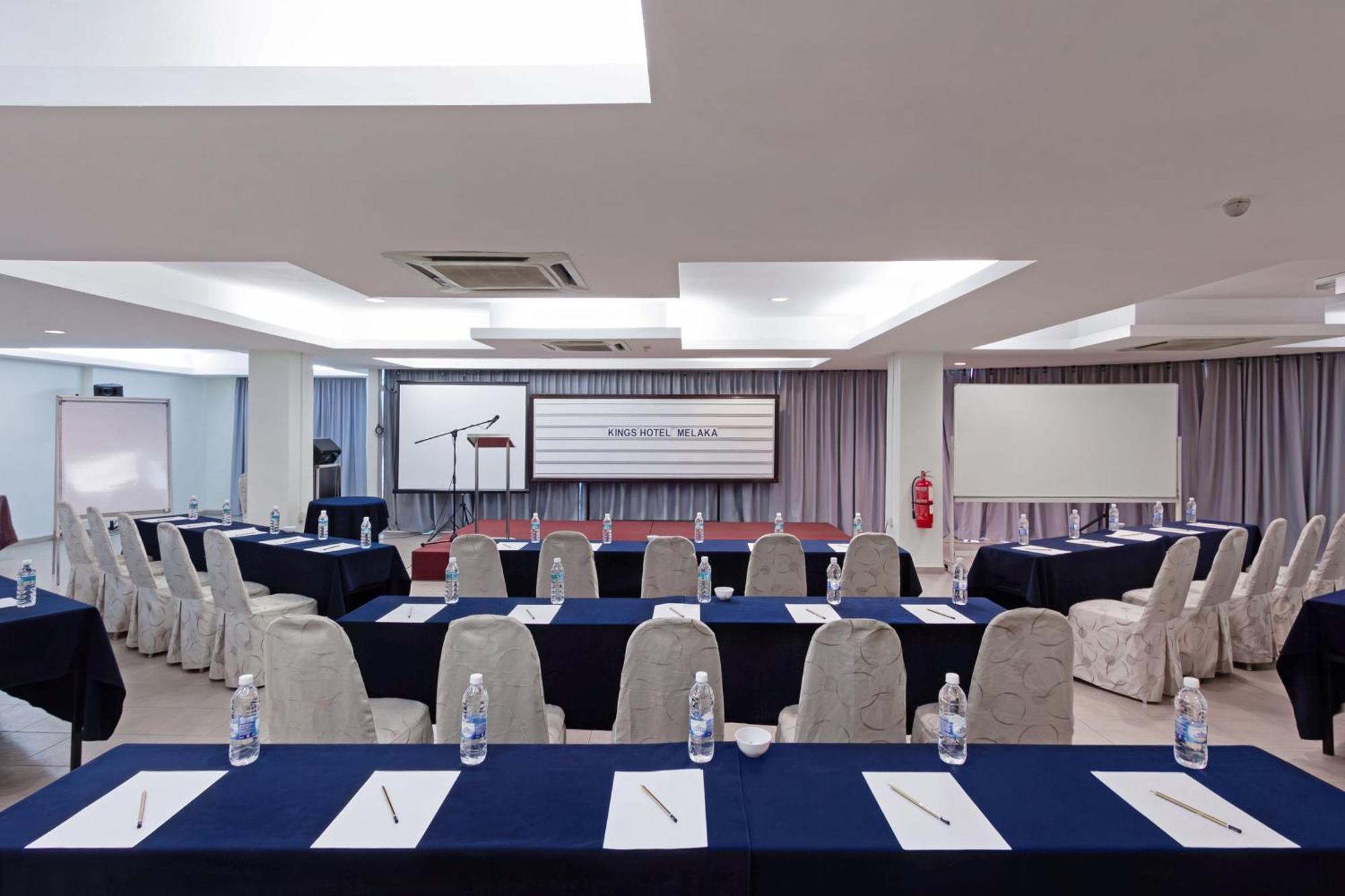 Kings Hotel Melaka Екстериор снимка