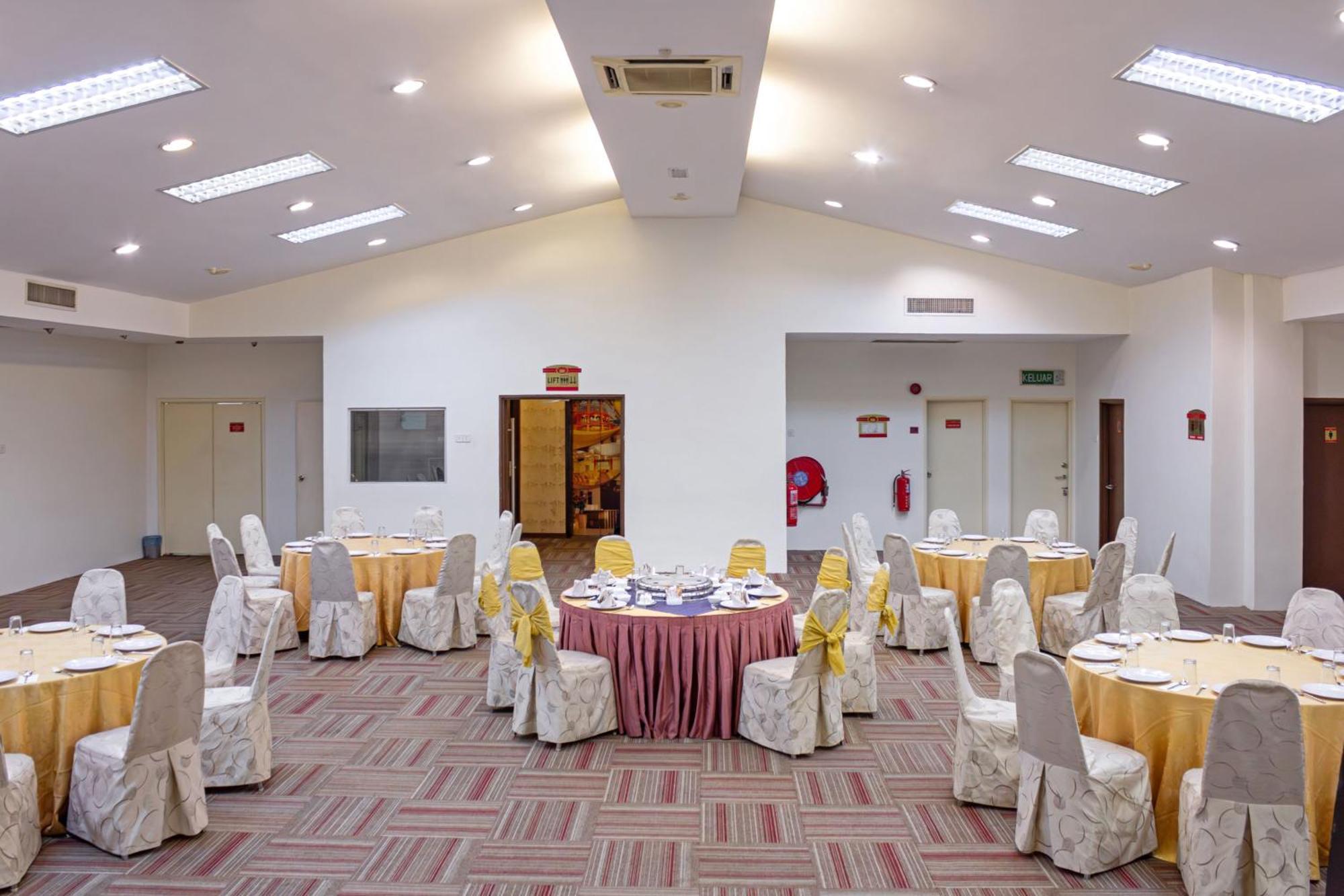 Kings Hotel Melaka Екстериор снимка